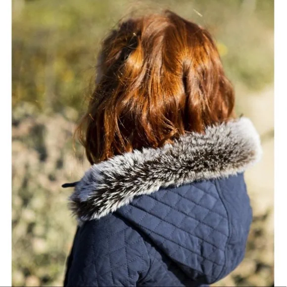 Hope & Harry Navy Lightweight Quilted Coat with Faux-Fur Hood, size Medium